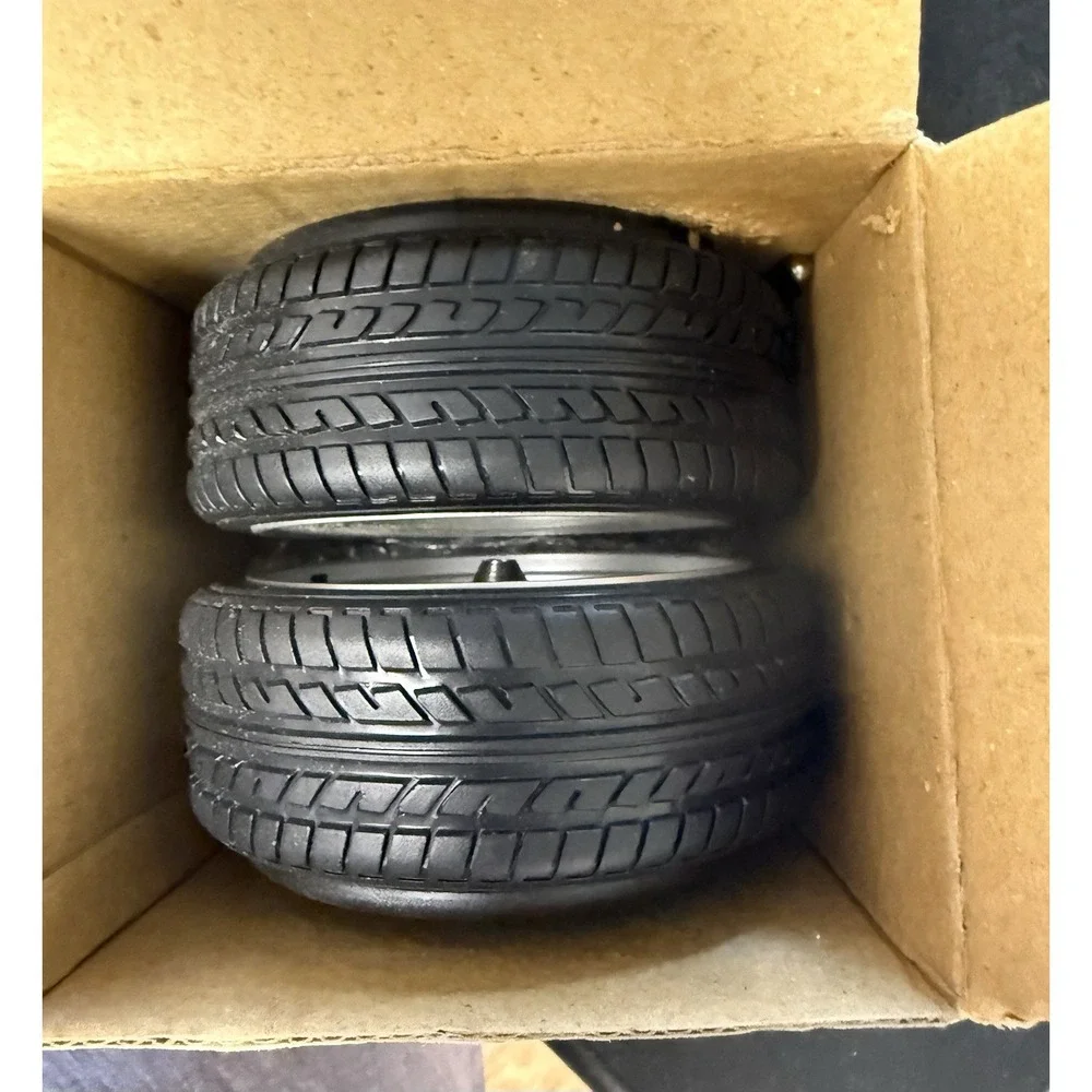 Tire/Wheel Desk Clock New in Box